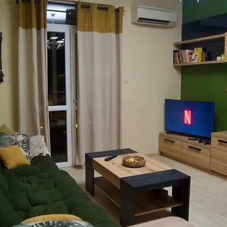 Cozy 2Br Oasis In Central Burgas ภายนอก รูปภาพ