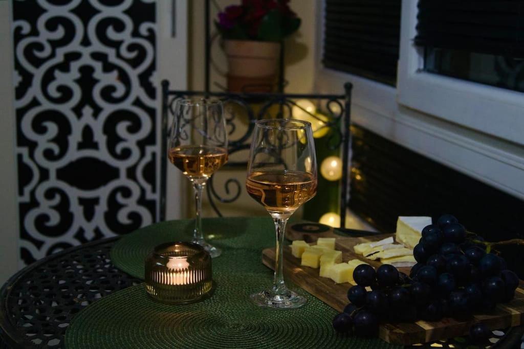 Cozy 2Br Oasis In Central Burgas ภายนอก รูปภาพ