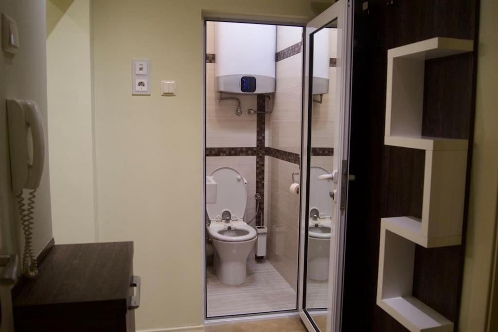 Cozy 2Br Oasis In Central Burgas ภายนอก รูปภาพ