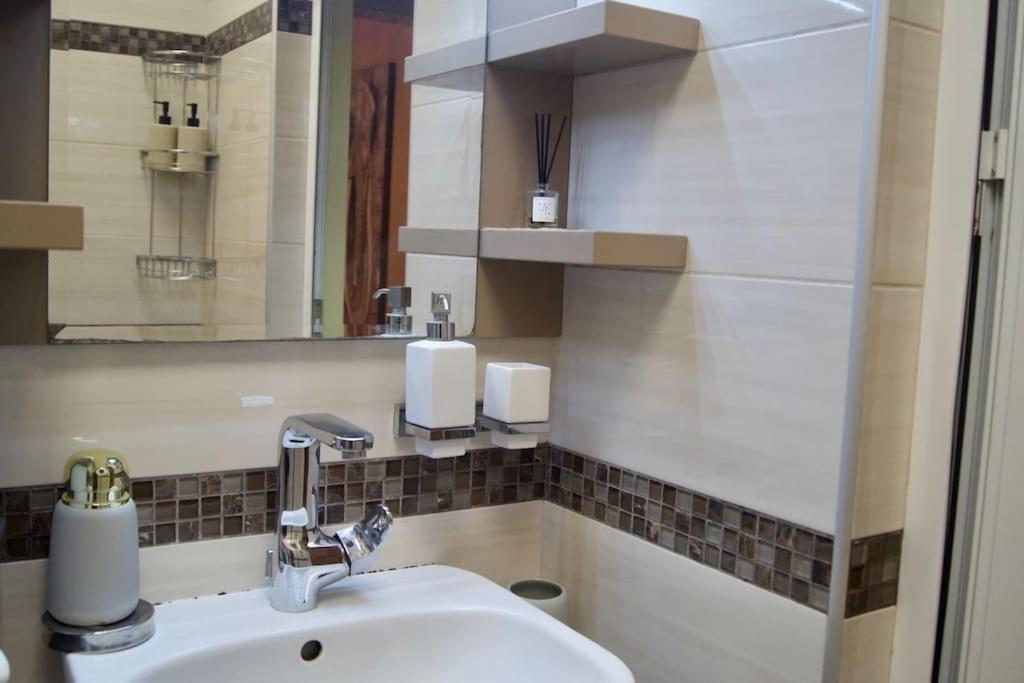 Cozy 2Br Oasis In Central Burgas ภายนอก รูปภาพ