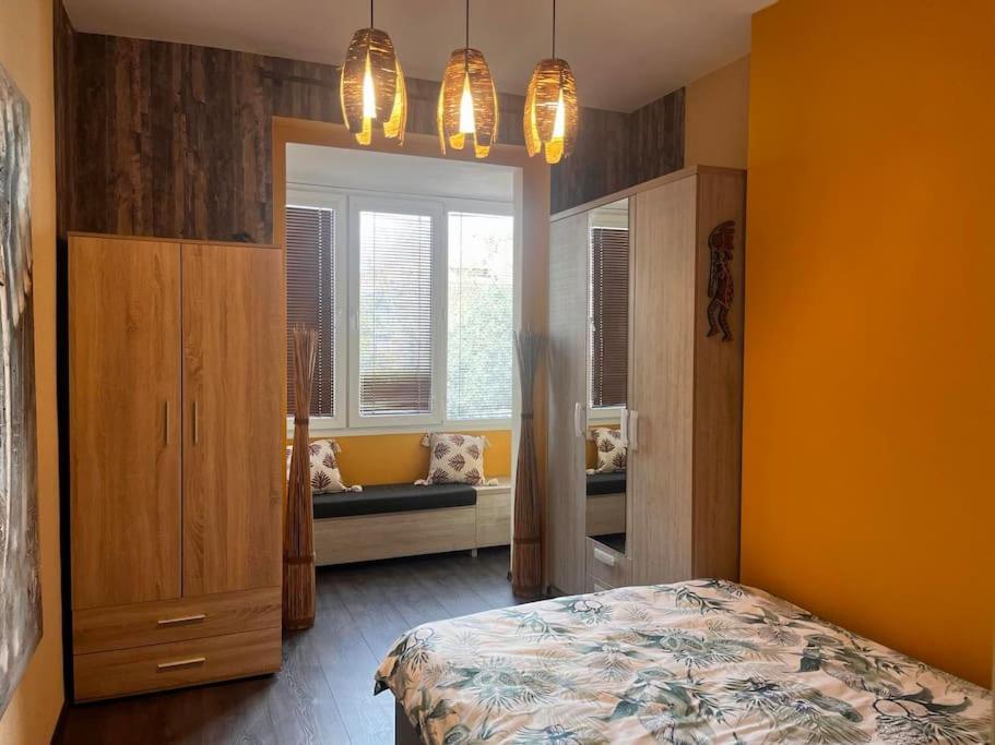 Cozy 2Br Oasis In Central Burgas ภายนอก รูปภาพ